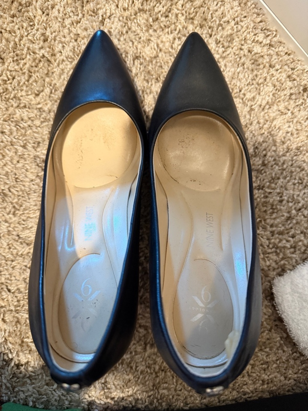 Nine West Black Pointed-Toe Leather Pumps